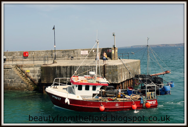 Cornwall Scenery - Newquay Harbour: Boat Elias coming in with lots of crabs. 