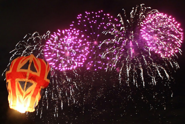 Battersea Park Fireworks Display 2013 Experience  British Lantern 