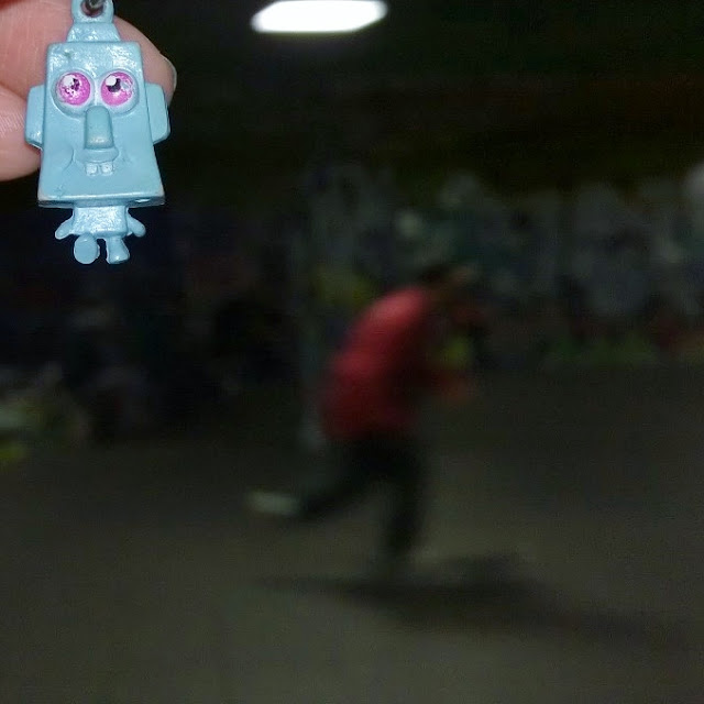Instagram Photography Tour with Joe Bloggers and Best London Walks review - #giffgaffsnaps. Robot on Tour skate park