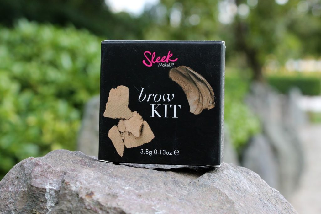 Sleek Makeup Brow Kit in Light Review