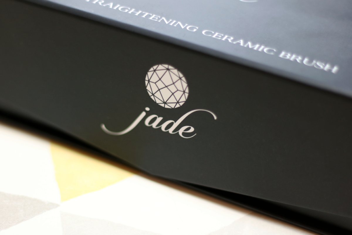 Irresistible Me Jade Hair Straightening Brush Review