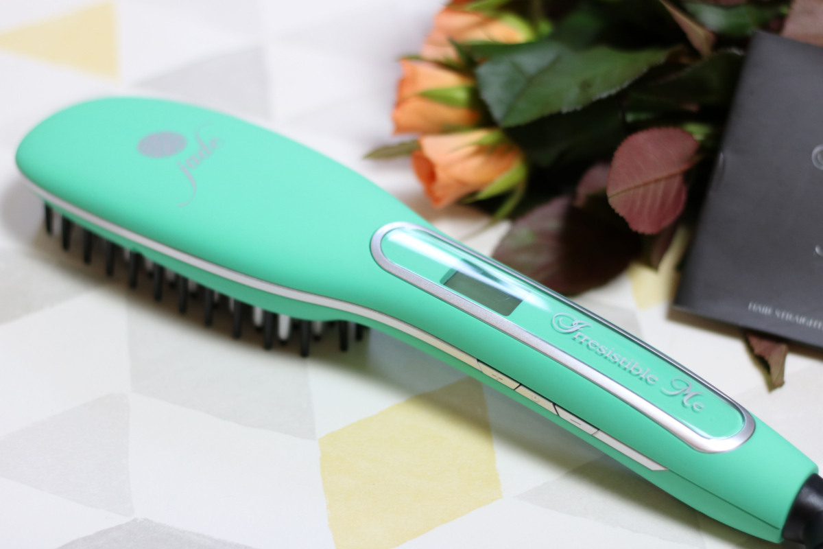 Irresistible Me Jade Hair Straightening Brush Review